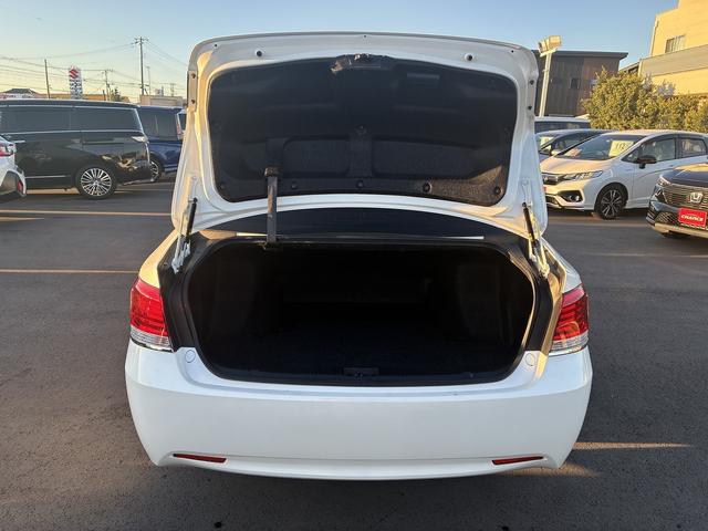 クラウン ロイヤル　純正ナビ　フルセグＴＶ　ＢＴ　ＥＴＣ　ＬＥＤ　Ｂカメラ　フォグランプ　オートライト　ステアリングスイッチ　横滑り防止装置　Ｗエアコン　純正アルミ１６インチ　カーテンエアバック　電動格納ミラー（15枚目）