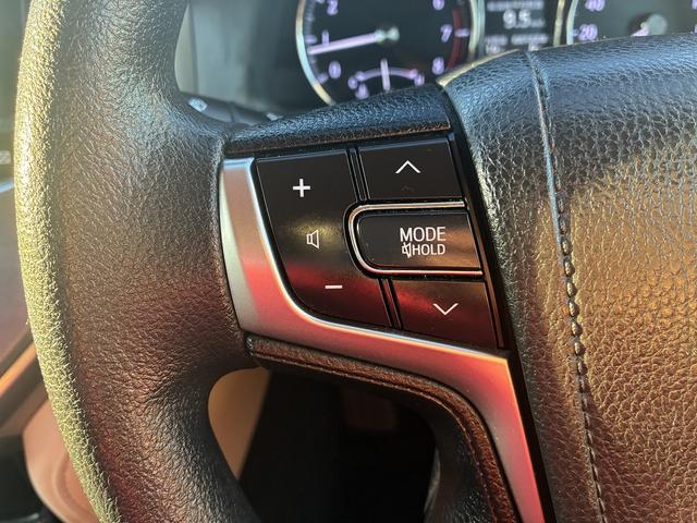 クラウン ロイヤル　純正ナビ　フルセグＴＶ　ＢＴ　ＥＴＣ　ＬＥＤ　Ｂカメラ　フォグランプ　オートライト　ステアリングスイッチ　横滑り防止装置　Ｗエアコン　純正アルミ１６インチ　カーテンエアバック　電動格納ミラー（31枚目）