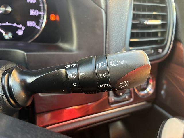 クラウン ロイヤル　純正ナビ　フルセグＴＶ　ＢＴ　ＥＴＣ　ＬＥＤ　Ｂカメラ　フォグランプ　オートライト　ステアリングスイッチ　横滑り防止装置　Ｗエアコン　純正アルミ１６インチ　カーテンエアバック　電動格納ミラー（33枚目）