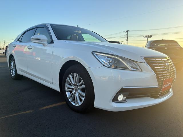 クラウン ロイヤル　純正ナビ　フルセグＴＶ　ＢＴ　ＥＴＣ　ＬＥＤ　Ｂカメラ　フォグランプ　オートライト　ステアリングスイッチ　横滑り防止装置　Ｗエアコン　純正アルミ１６インチ　カーテンエアバック　電動格納ミラー（49枚目）