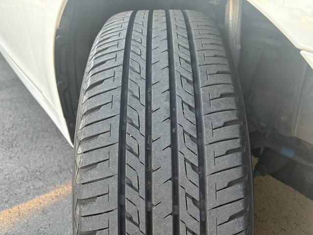 クラウン ロイヤル　純正ナビ　フルセグＴＶ　ＢＴ　ＥＴＣ　ＬＥＤ　Ｂカメラ　フォグランプ　オートライト　ステアリングスイッチ　横滑り防止装置　Ｗエアコン　純正アルミ１６インチ　カーテンエアバック　電動格納ミラー（54枚目）