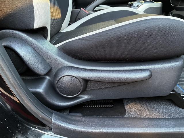 ノート e-パワー X 全方位カメラ 横滑り防止装置 レーンアシスト オートライト 純正アルミホイール LED 電動格納ミラー ドライブレコーダー コーナーセンサー LED パーキングスタート(20枚目)