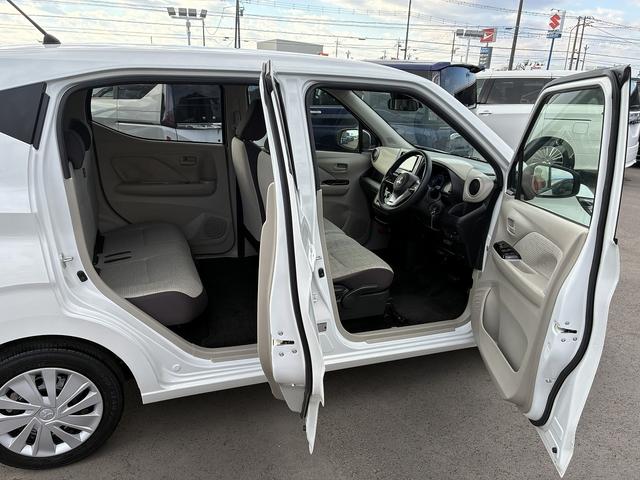 eKワゴン M 社外ナビ ETC コーナーセンサー オートライト CD DVD ステアリングスイッチ 電動格納ミラー キーレス アイドリングストップ ベンチシート 助手席エアーバック フロアマット(17枚目)