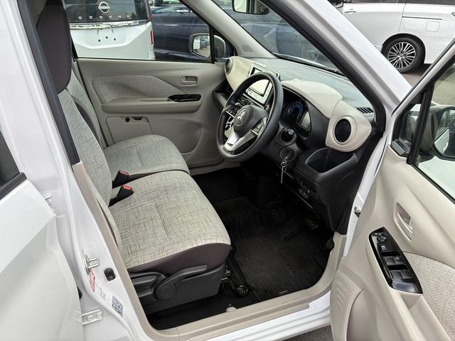 eKワゴン M 社外ナビ ETC コーナーセンサー オートライト CD DVD ステアリングスイッチ 電動格納ミラー キーレス アイドリングストップ ベンチシート 助手席エアーバック フロアマット(18枚目)