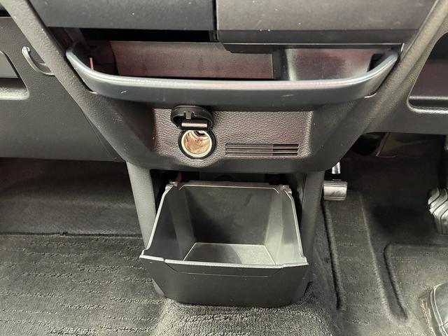 eKワゴン M 社外ナビ ETC コーナーセンサー オートライト CD DVD ステアリングスイッチ 電動格納ミラー キーレス アイドリングストップ ベンチシート 助手席エアーバック フロアマット(30枚目)