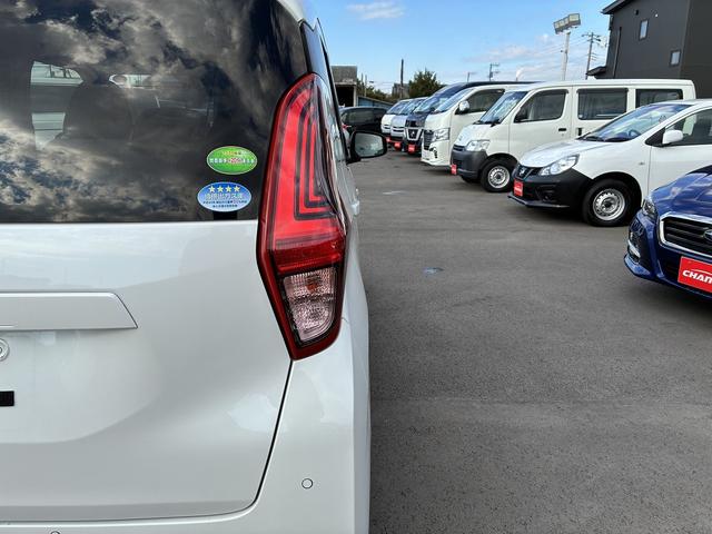 eKワゴン M 社外ナビ ETC コーナーセンサー オートライト CD DVD ステアリングスイッチ 電動格納ミラー キーレス アイドリングストップ ベンチシート 助手席エアーバック フロアマット(50枚目)