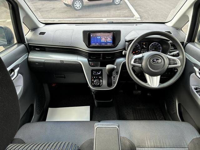 ステラ カスタムＲ　スマートアシスト　横滑り防止装置　衝突軽減ブレーキ　レーンアシスト　フルセグＴＶ　ＢＴ　ＵＳＢ　バックカメラ　パーキングアシスト　コーナーセンサー　シートヒーター　電動格納ミラー　ＬＥＤ　フォグランプ　オートライト（3枚目）