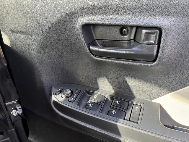 タント Ｘ　オーディオレス車　衝突軽減ブレーキ　シートヒーター　片側電動スライドドア　パーキングアシスト　ＬＥＤ　サイドエアバッグ　横滑り防止装置　オートライト　アイドリングストップ　盗難防止装置　スマートキー（46枚目）