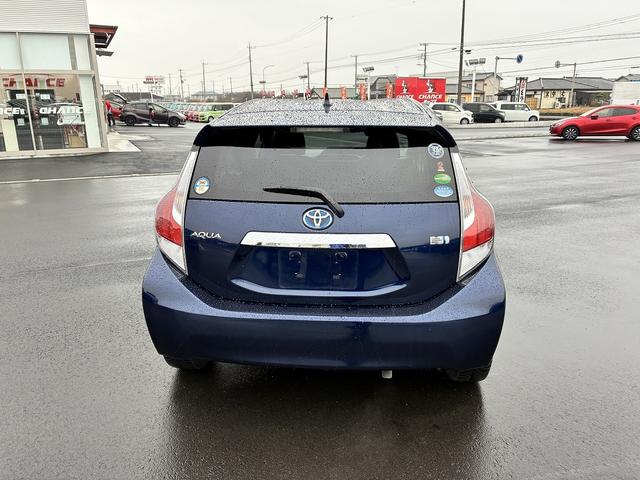 アクア Ｓスタイルブラック　衝突軽減ブレーキ　レーンアシスト　純正ナビ　フルセグＴＶ　シートヒーター　バックカメラ　アイドリングストップ　ＥＴＣ２．０　電動格納ミラー　オートライト　オートハイビーム　横滑り防止装置（9枚目）