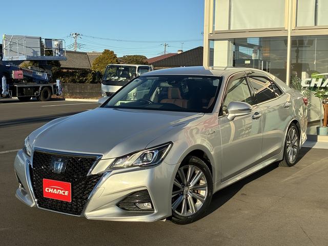 クラウンハイブリッド アスリート　純正ナビ　フルセグＴＶ　衝突軽減ブレーキ　クルーズコントロール　ステアリングスイッチ　ハンドルヒーター　バックカメラ　ＢＴ　ＬＥＤ　フォグランプ　オートライト　シートヒーターレーンアシスト（4枚目）