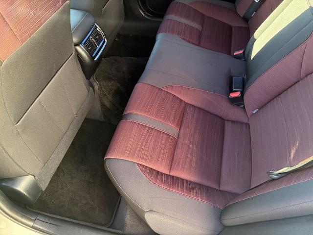 クラウンハイブリッド アスリート　純正ナビ　フルセグＴＶ　衝突軽減ブレーキ　クルーズコントロール　ステアリングスイッチ　ハンドルヒーター　バックカメラ　ＢＴ　ＬＥＤ　フォグランプ　オートライト　シートヒーターレーンアシスト（14枚目）