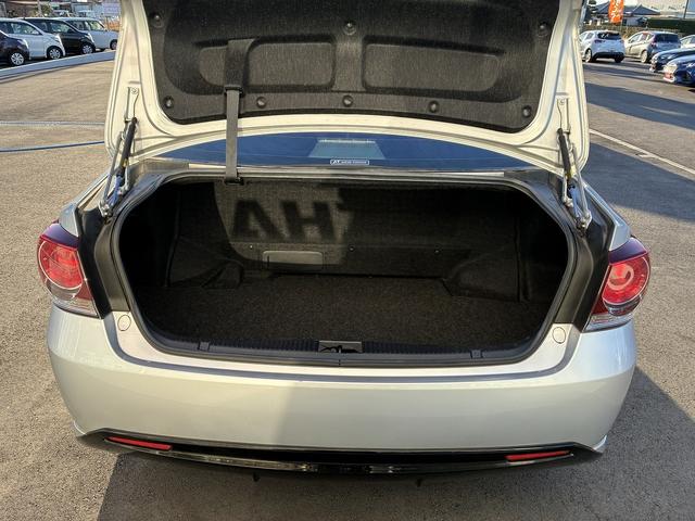 クラウンハイブリッド アスリート　純正ナビ　フルセグＴＶ　衝突軽減ブレーキ　クルーズコントロール　ステアリングスイッチ　ハンドルヒーター　バックカメラ　ＢＴ　ＬＥＤ　フォグランプ　オートライト　シートヒーターレーンアシスト（15枚目）