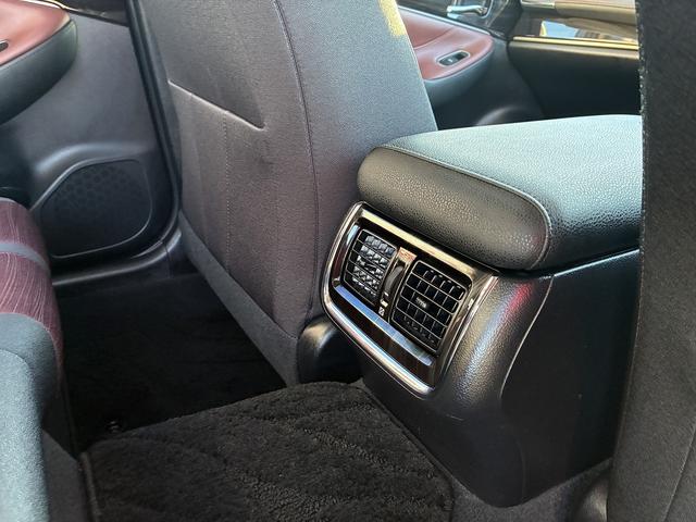 クラウンハイブリッド アスリート　純正ナビ　フルセグＴＶ　衝突軽減ブレーキ　クルーズコントロール　ステアリングスイッチ　ハンドルヒーター　バックカメラ　ＢＴ　ＬＥＤ　フォグランプ　オートライト　シートヒーターレーンアシスト（23枚目）
