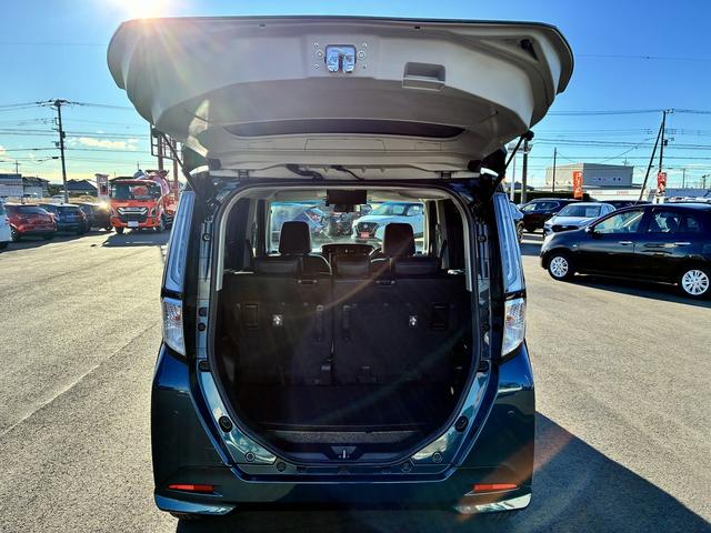 トール カスタムＧ　ターボ　衝突軽減ブレーキ　ＣＤ　ＤＶＤ　ＢＴ　ＵＳＢ　全方位カメラ　アイドリングストップ　コーナーセンサー　シートヒーター　後席モニター　ドライブレコーダー　パーキングアシスト　両側電動スライドドア　ＬＥＤ（16枚目）