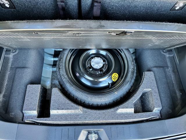 トール カスタムＧ　ターボ　衝突軽減ブレーキ　ＣＤ　ＤＶＤ　ＢＴ　ＵＳＢ　全方位カメラ　アイドリングストップ　コーナーセンサー　シートヒーター　後席モニター　ドライブレコーダー　パーキングアシスト　両側電動スライドドア　ＬＥＤ（18枚目）