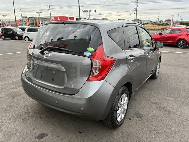 ノート Ｘ　Ｖセレクション＋セーフティ　ＳＤナビ　衝突軽減ブレーキ　ＢＴ　全方位カメラ　横滑り防止装置　レーンアシスト　ＥＴＣ　ＵＳＢ　コーナーセンサー　アイドリングストップ　ステアリングスイッチ　電動格納ミラー　助手席エアーバック（8枚目）