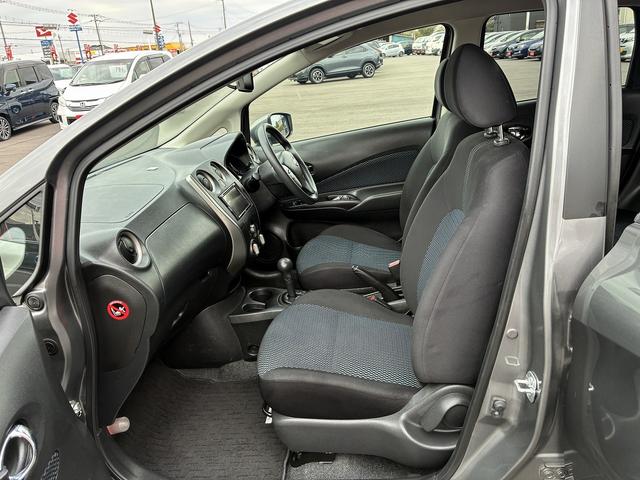ノート Ｘ　Ｖセレクション＋セーフティ　ＳＤナビ　衝突軽減ブレーキ　ＢＴ　全方位カメラ　横滑り防止装置　レーンアシスト　ＥＴＣ　ＵＳＢ　コーナーセンサー　アイドリングストップ　ステアリングスイッチ　電動格納ミラー　助手席エアーバック（14枚目）