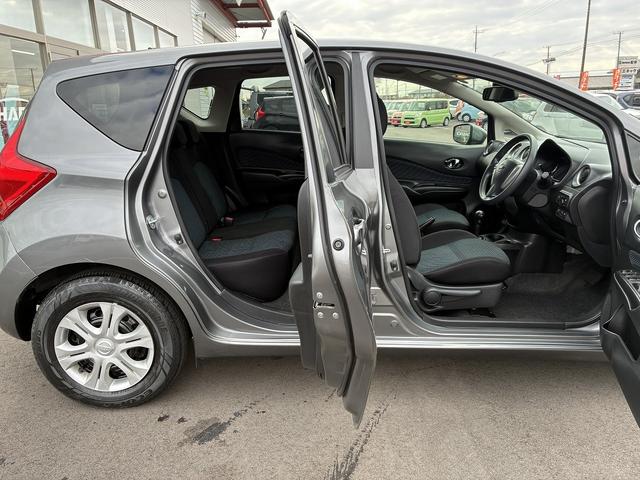 ノート Ｘ　Ｖセレクション＋セーフティ　ＳＤナビ　衝突軽減ブレーキ　ＢＴ　全方位カメラ　横滑り防止装置　レーンアシスト　ＥＴＣ　ＵＳＢ　コーナーセンサー　アイドリングストップ　ステアリングスイッチ　電動格納ミラー　助手席エアーバック（18枚目）