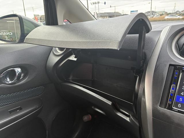 ノート Ｘ　Ｖセレクション＋セーフティ　ＳＤナビ　衝突軽減ブレーキ　ＢＴ　全方位カメラ　横滑り防止装置　レーンアシスト　ＥＴＣ　ＵＳＢ　コーナーセンサー　アイドリングストップ　ステアリングスイッチ　電動格納ミラー　助手席エアーバック（25枚目）