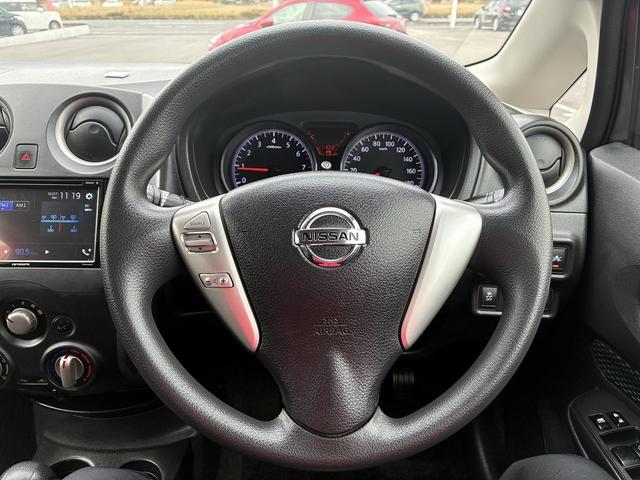 ノート Ｘ　Ｖセレクション＋セーフティ　ＳＤナビ　衝突軽減ブレーキ　ＢＴ　全方位カメラ　横滑り防止装置　レーンアシスト　ＥＴＣ　ＵＳＢ　コーナーセンサー　アイドリングストップ　ステアリングスイッチ　電動格納ミラー　助手席エアーバック（32枚目）