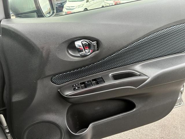 ノート Ｘ　Ｖセレクション＋セーフティ　ＳＤナビ　衝突軽減ブレーキ　ＢＴ　全方位カメラ　横滑り防止装置　レーンアシスト　ＥＴＣ　ＵＳＢ　コーナーセンサー　アイドリングストップ　ステアリングスイッチ　電動格納ミラー　助手席エアーバック（38枚目）