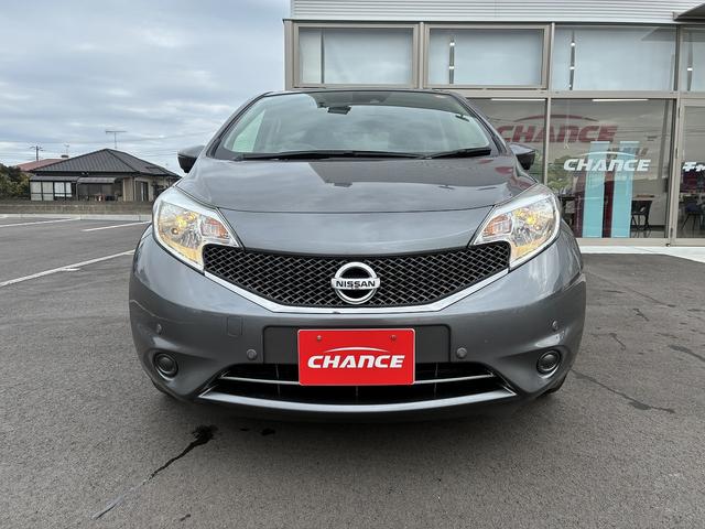 ノート Ｘ　Ｖセレクション＋セーフティ　ＳＤナビ　衝突軽減ブレーキ　ＢＴ　全方位カメラ　横滑り防止装置　レーンアシスト　ＥＴＣ　ＵＳＢ　コーナーセンサー　アイドリングストップ　ステアリングスイッチ　電動格納ミラー　助手席エアーバック（46枚目）