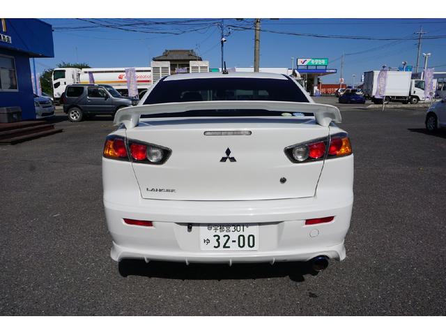 ギャランフォルティス スポーツ ETC オートクルーズコントロール バックカメラ アルミホイール オートライト HID CVT スマートキー 電動格納ミラー 盗難防止システム ミュージックプレイヤー接続可 衝突安全ボディ ABS(7枚目)