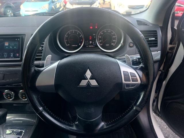 ギャランフォルティス スポーツ ETC オートクルーズコントロール バックカメラ アルミホイール オートライト HID CVT スマートキー 電動格納ミラー 盗難防止システム ミュージックプレイヤー接続可 衝突安全ボディ ABS(22枚目)