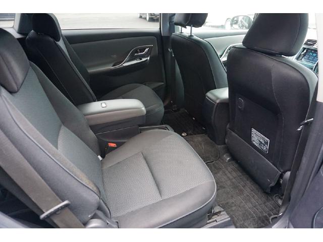 マークXジオ エアリアル 4WD ETC バックカメラ HID スマートキー 電動格納ミラー 3列シート CVT アルミホイール 盗難防止システム 衝突安全ボディ ABS ESC エアコン パワーステアリング パワーウィンドウ(13枚目)