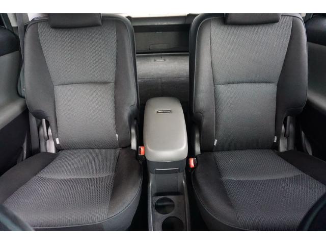 マークXジオ エアリアル 4WD ETC バックカメラ HID スマートキー 電動格納ミラー 3列シート CVT アルミホイール 盗難防止システム 衝突安全ボディ ABS ESC エアコン パワーステアリング パワーウィンドウ(15枚目)