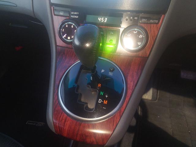 マークXジオ エアリアル 4WD ETC バックカメラ HID スマートキー 電動格納ミラー 3列シート CVT アルミホイール 盗難防止システム 衝突安全ボディ ABS ESC エアコン パワーステアリング パワーウィンドウ(25枚目)