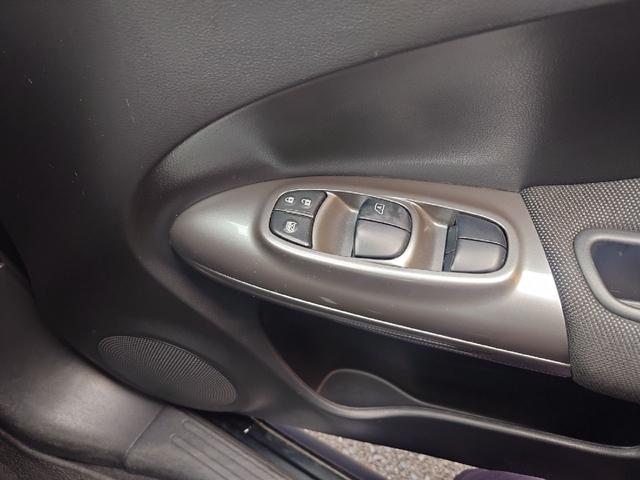 ジューク １５ＲＸ　タイプＶ　ＥＴＣ　バックカメラ　ナビ　ＴＶ　オートライト　アルミホイール　スマートキー　電動格納ミラー　ＣＶＴ　盗難防止システム　衝突安全ボディ　Ｂｌｕｅｔｏｏｔｈ　ＡＢＳ　エアコン　パワーステアリング（28枚目）