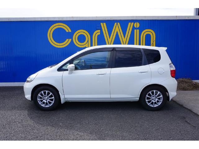 フィット コンフォートエディション ETC ナビ アルミホイール キーレスエントリー CVT 盗難防止システム 衝突安全ボディ ABS エアコン パワーステアリング パワーウィンドウ(2枚目)