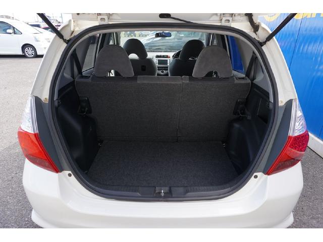 フィット コンフォートエディション ETC ナビ アルミホイール キーレスエントリー CVT 盗難防止システム 衝突安全ボディ ABS エアコン パワーステアリング パワーウィンドウ(9枚目)