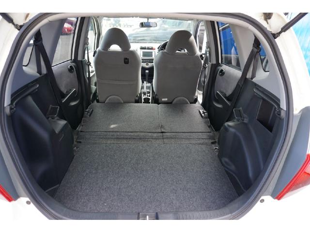 フィット コンフォートエディション ETC ナビ アルミホイール キーレスエントリー CVT 盗難防止システム 衝突安全ボディ ABS エアコン パワーステアリング パワーウィンドウ(17枚目)