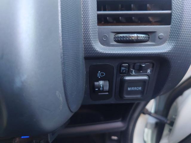 フィット コンフォートエディション ETC ナビ アルミホイール キーレスエントリー CVT 盗難防止システム 衝突安全ボディ ABS エアコン パワーステアリング パワーウィンドウ(20枚目)