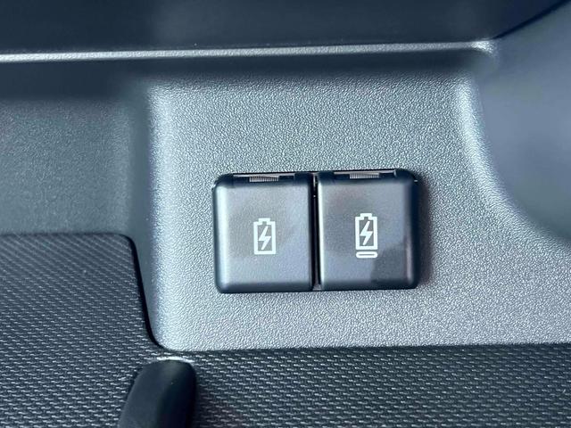 スペーシアギア 　両側電動スライドドア　オートクルーズコントロール　オートライト　スマートキー　アイドリングストップ　電動格納ミラー　シートヒーター　ベンチシート　ＣＶＴ　ＡＢＳ　ＥＳＣ　オットマン　ルーフレール（47枚目）