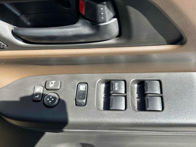 スペーシア ハイブリッドＸ　両側電動スライドドア　クリアランスソナー　オートライト　スマートキー　アイドリングストップ　電動格納ミラー　シートヒーター　ＣＶＴ　ＥＳＣ　オットマン　エアコン　パワーステアリング（25枚目）