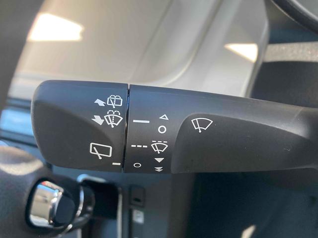 ムーヴキャンバス ストライプスＧ　両側電動スライドドア　クリアランスソナー　衝突被害軽減システム　オートライト　スマートキー　アイドリングストップ　電動格納ミラー　シートヒーター　ベンチシート　ＣＶＴ　ＥＳＣ　エアコン（7枚目）