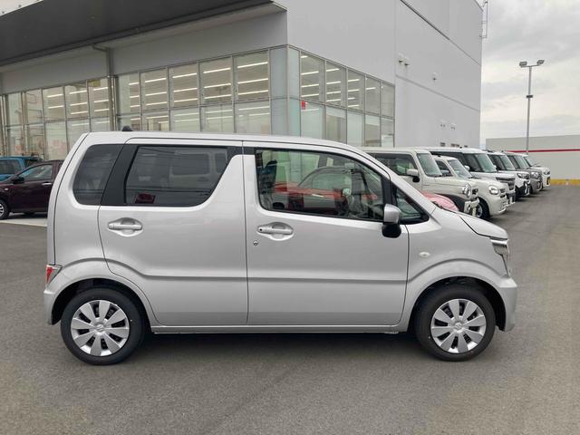 ワゴンＲ 　クリアランスソナー　レーンアシスト　衝突被害軽減システム　オートライト　スマートキー　電動格納ミラー　シートヒーター　ＭＴ　ＥＳＣ　エアコン　パワーステアリング　パワーウィンドウ（14枚目）