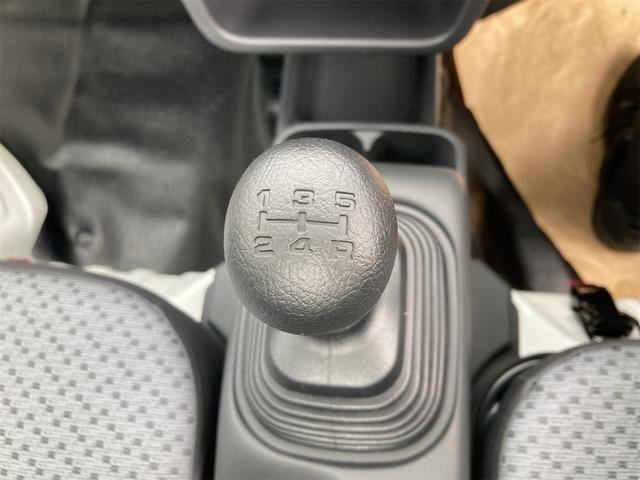 キャリイトラック 　４ＷＤ　軽トラック　ＭＴ　クリアランスソナー　アイドリングストップ　オートライト　ＥＳＣ　エアコン　パワーウィンドウ（26枚目）