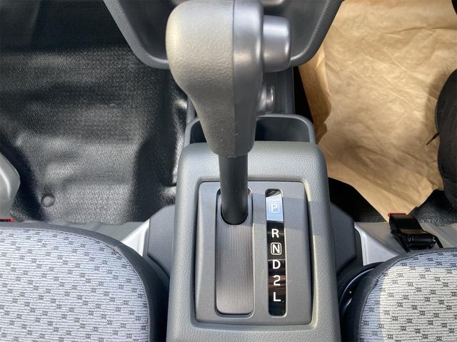 キャリイトラック 　４ＷＤ　ＡＴ　衝突被害軽減システム　クリアランスソナー　レーンアシスト　アイドリングストップ　オートライト　ＥＳＣ　エアコン　パワーステアリング　パワーウィンドウ（25枚目）