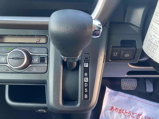 ムーヴ Ｇ　バックカメラ　両側スライド・片側電動　クリアランスソナー　衝突被害軽減システム　オートライト　ＬＥＤヘッドランプ　スマートキー　アイドリングストップ　電動格納ミラー　シートヒーター　ベンチシート（5枚目）