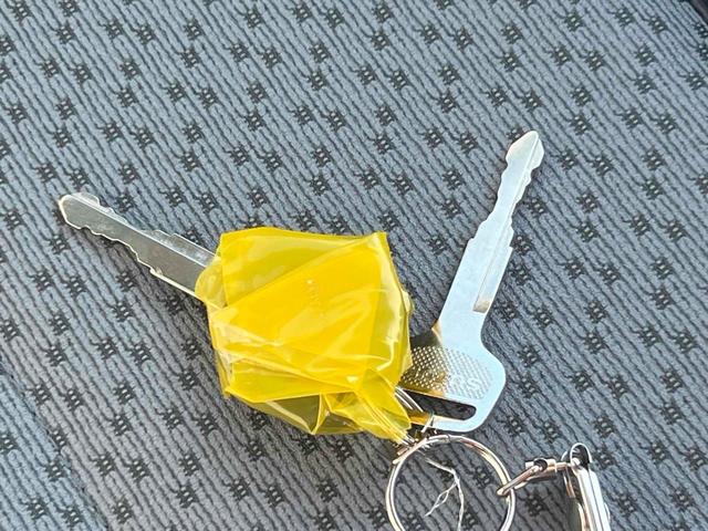 キャリイトラック ＫＣ　軽トラック　三方開　ＭＴ　衝突被害軽減システム　クリアランスソナー　レーンアシスト　アイドリングストップ　オートライト　ＥＳＣ　エアコン　パワーウィンドウ　運転席エアバッグ　助手席エアバッグ（34枚目）