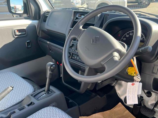 キャリイトラック ＫＣ　４ＷＤ　軽トラック　ＡＴ　衝突被害軽減システム　レーンアシスト　アイドリングストップ　オートライト　ＥＳＣ　エアコン　パワーウィンドウ　運転席エアバッグ　助手席エアバッグ（5枚目）