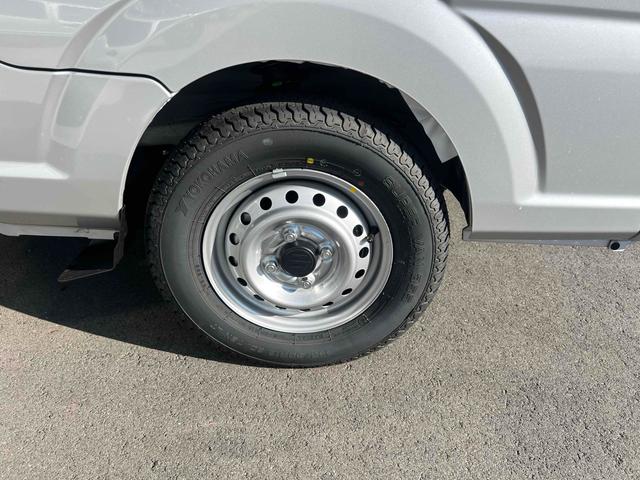 キャリイトラック ＫＣ　４ＷＤ　軽トラック　ＡＴ　衝突被害軽減システム　レーンアシスト　アイドリングストップ　オートライト　ＥＳＣ　エアコン　パワーウィンドウ　運転席エアバッグ　助手席エアバッグ（20枚目）