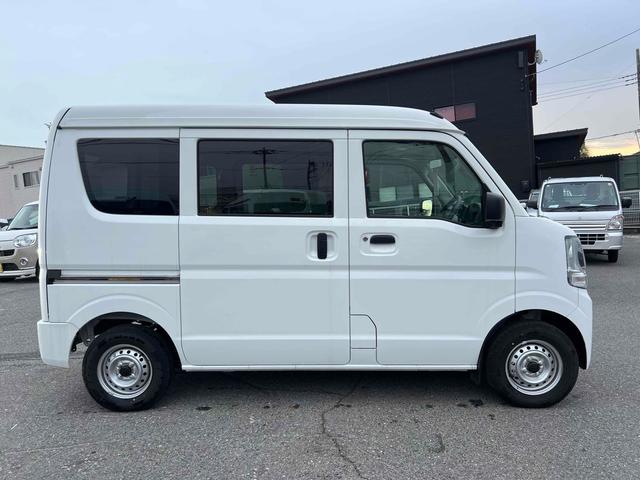 エブリイ ＰＡリミテッド　軽バン　ＣＶＴ　衝突被害軽減システム　クリアランスソナー　レーンアシスト　両側スライドドア　アイドリングストップ　ＥＳＣ　エアコン　パワーステアリング　パワーウィンドウ（14枚目）