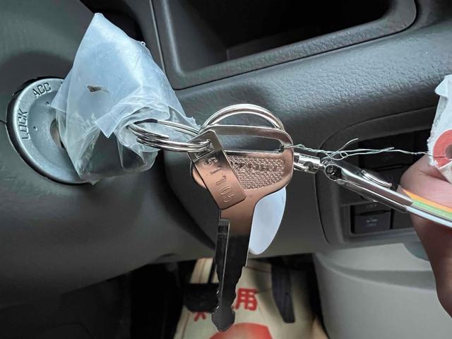 エブリイ ＰＡリミテッド　軽バン　ＣＶＴ　衝突被害軽減システム　クリアランスソナー　レーンアシスト　両側スライドドア　アイドリングストップ　ＥＳＣ　エアコン　パワーステアリング　パワーウィンドウ（23枚目）