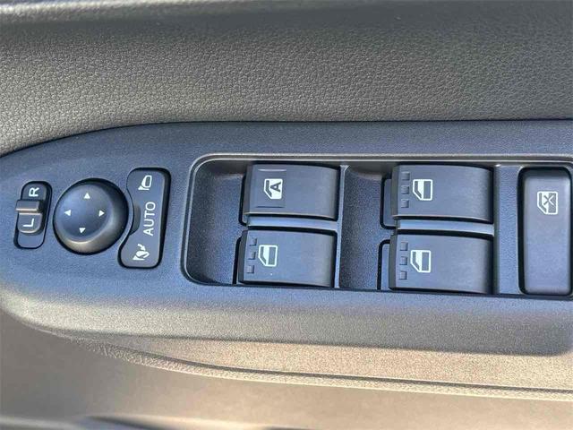 ムーヴ X 届け出済み未使用車 両側スライド・片側電動 クリアランスソナー レーンアシスト 衝突被害軽減システム オートライト LEDヘッドランプ スマートキー アイドリングストップ 電動格納ミラー ベンチシート(37枚目)