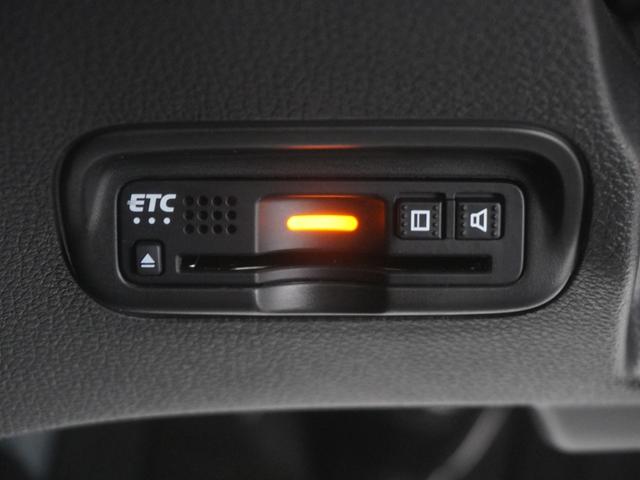 ヴェゼル ハイブリッドZ・ホンダセンシング インターナビシートヒーターLEDオートライトサイドエアバッグサイドカーテンエアバッグアダプティブクルーズコントロールレーンキープアシストルーフレール レーダーサポート Pセンサー DVD再生機能(25枚目)